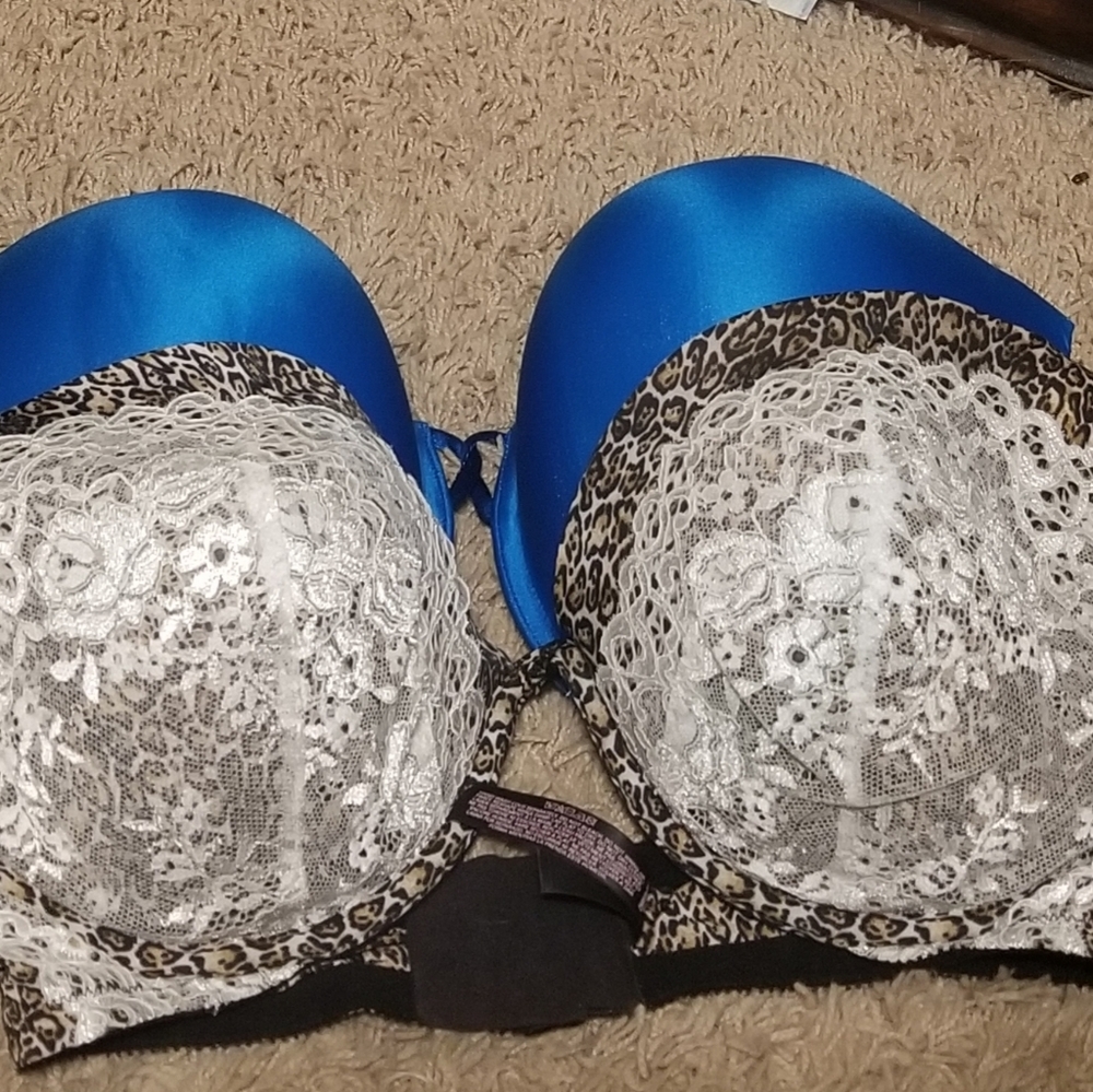 Victoria's Secret 36dd bras